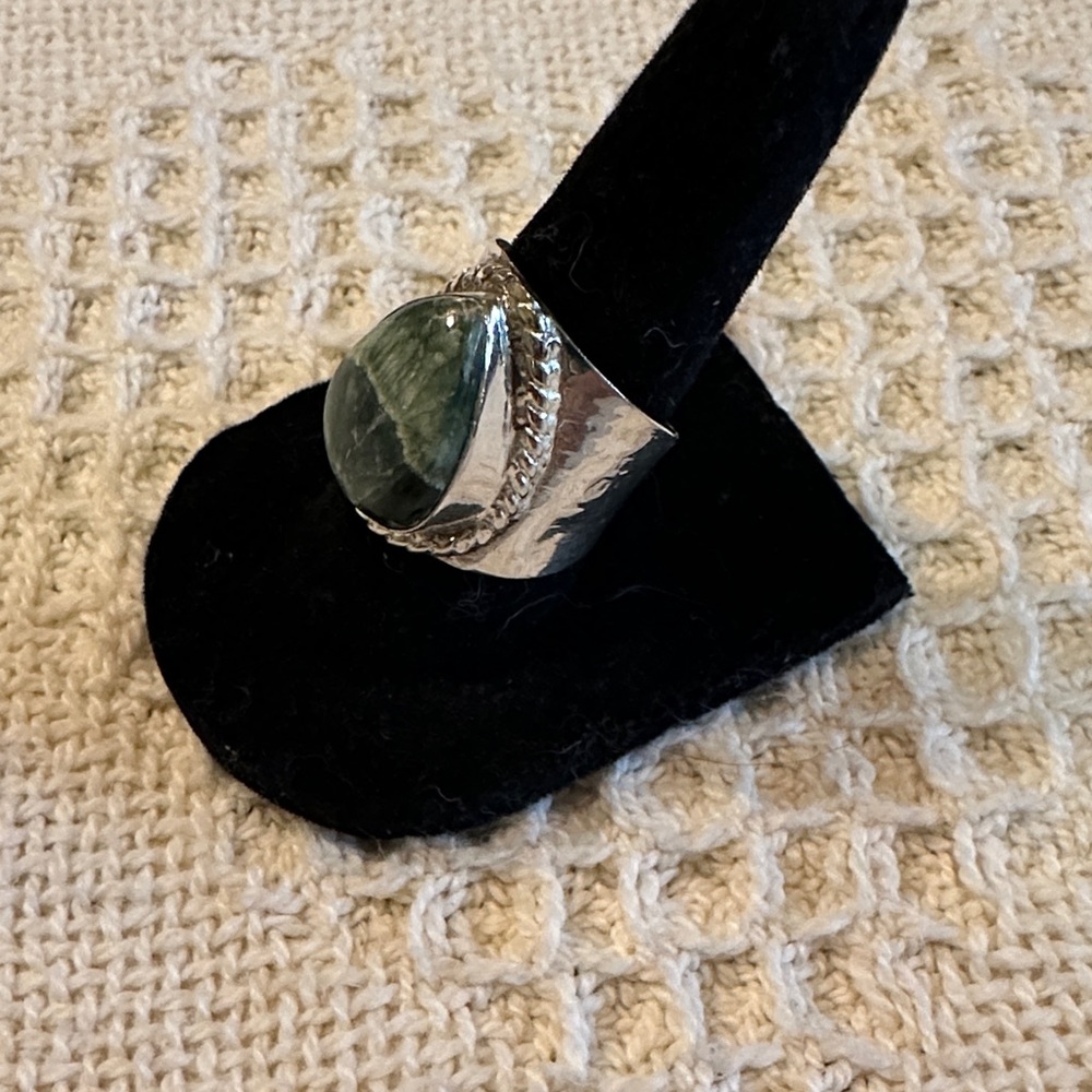 Russian Seraphinite Solid Sterling Ring - image 3